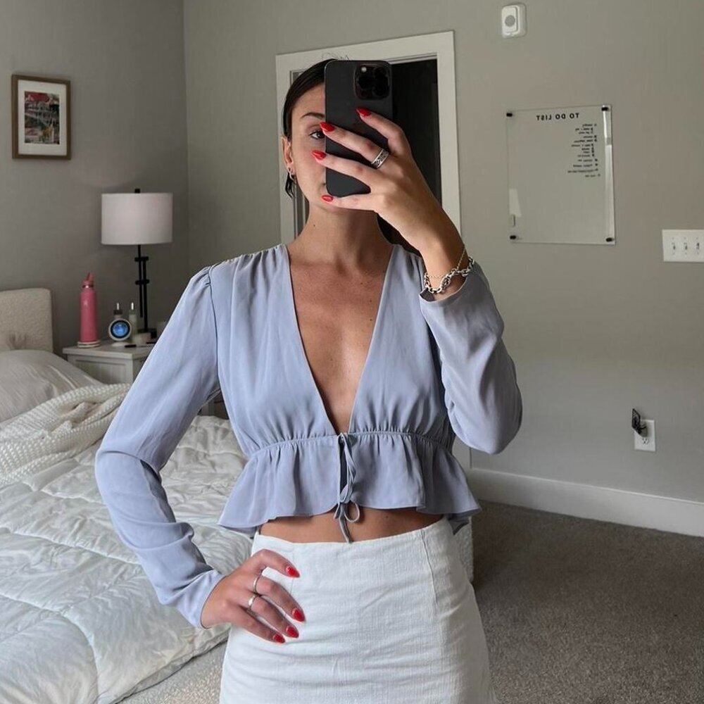 Aritzia Sunday Best Kimberly Tie Front Blouse Light Lavender Purple Size Small